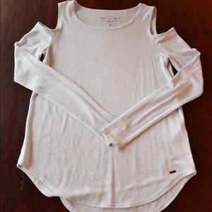 Hollister Long sleeve shoulder cut out